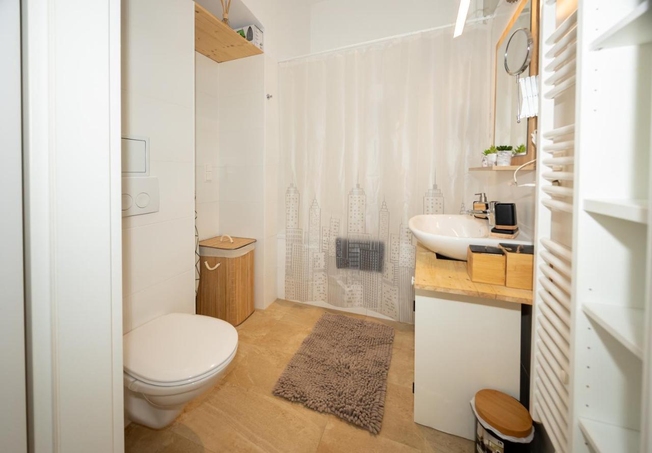 Delightful 1 Bedroom Near Schoenbrunn And Westbahnhof With Big Porch 维也纳 外观 照片